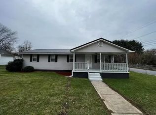 19 Sutphin Ln, Scarbro, WV 25917