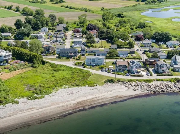 292 High Hill Rd, Tiverton, RI 02878