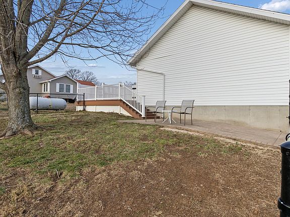 4th image of 15050 E 2020 Road