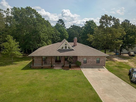 2nd image of 5 Blueberry Ln