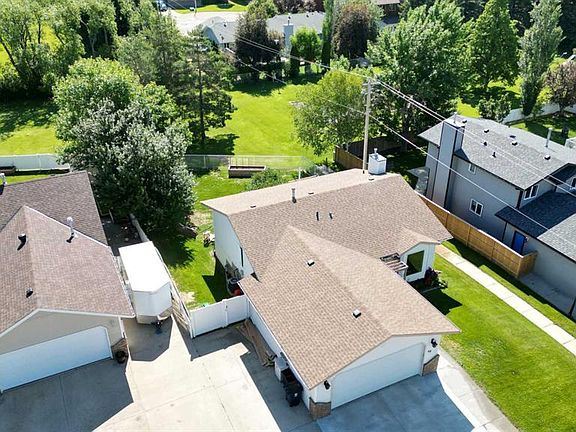 3rd image of 64 Prairie Meadows Rd W