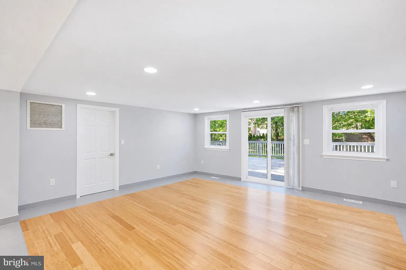3 bed, 2.5 bath, 1476 sqft, $3,500 — Photo 2