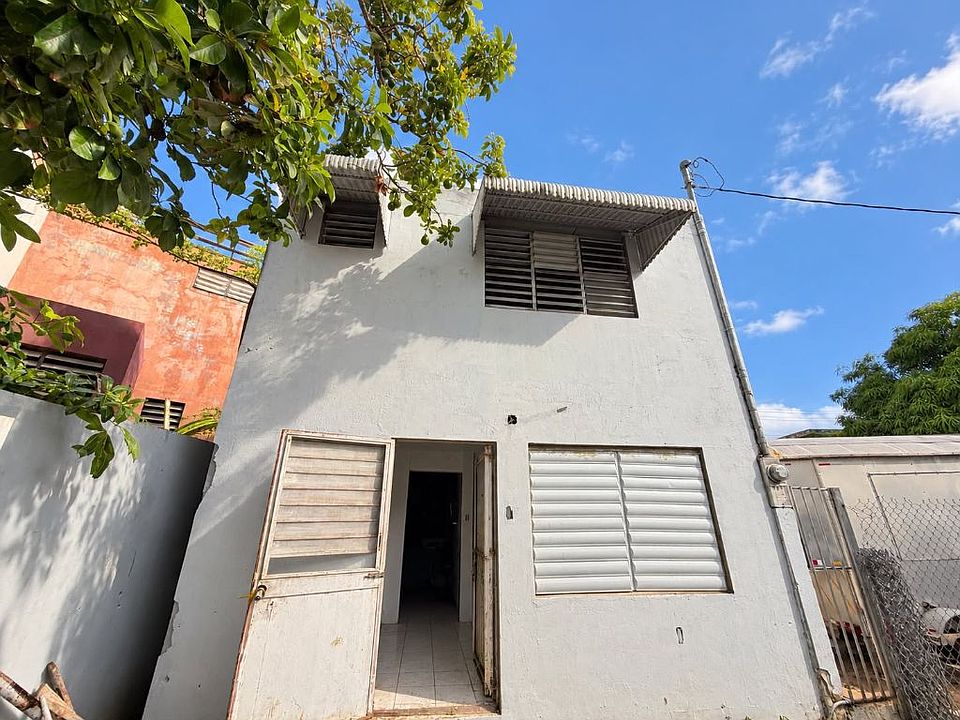1st image of 19 Lulio E Saavedra Blasco Ave