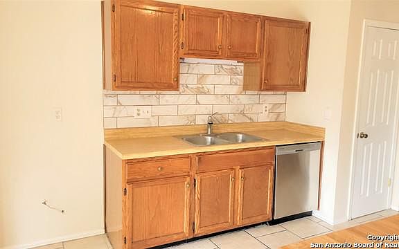 5th image of 8006 Chimney Trl