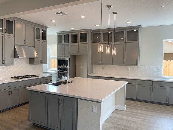 2nd image of 796 Lodge Way