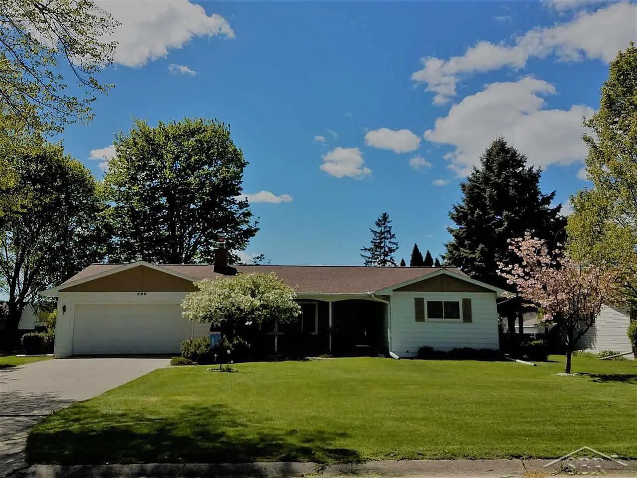 599 N Frost Dr photo 1
