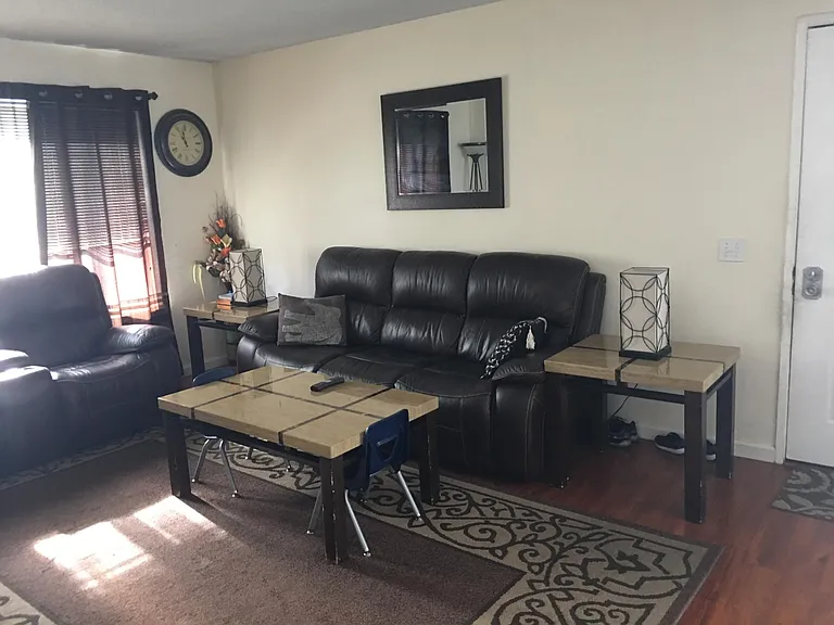 219 Galano Plz — Photo 3