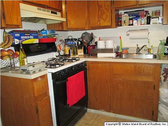 4th image of 20 Jules Dr