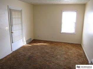 3932 N 37th St, Omaha, NE 68111