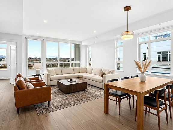 3rd image of 10333 River Dr #76
