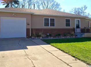 924 S Sneve Ave, Sioux Falls, SD 57103