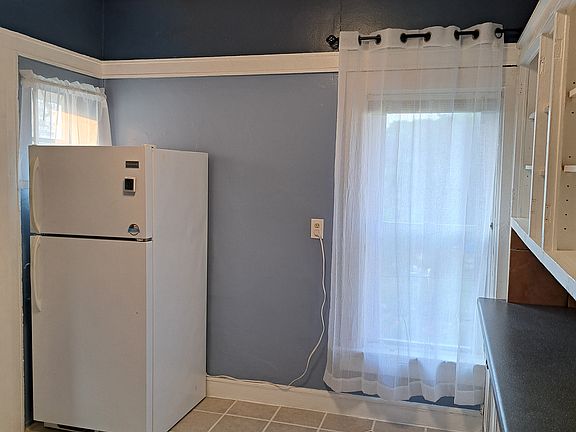 5th image of 428 E Lloyd St