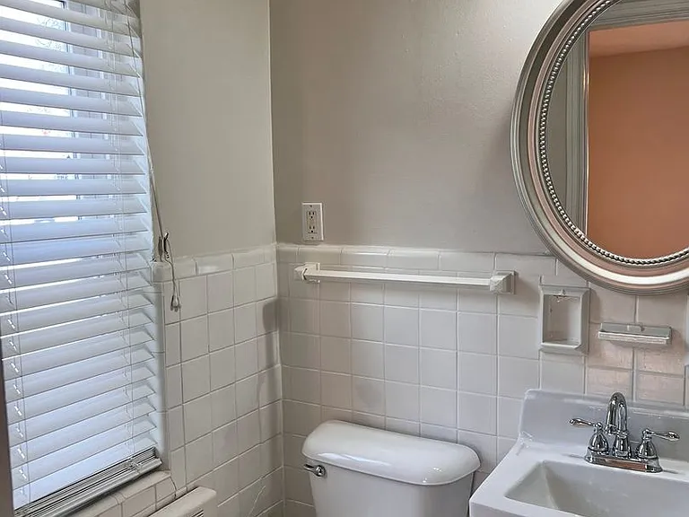 2750 Linshaw — Photo 28