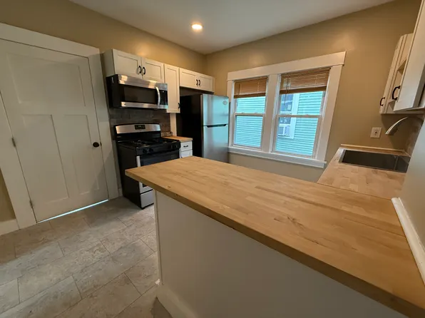 67 Woodside Ave Floor 2, Buffalo, NY 14220