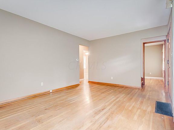 4th image of 483 Park Overlook Dr
