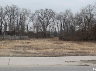 5 N Frontage Rd, Carterville, IL 62918