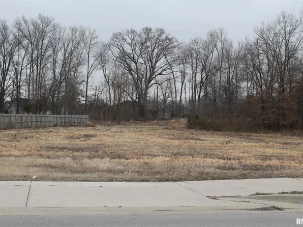 5 N Frontage Rd, Carterville, IL 62918