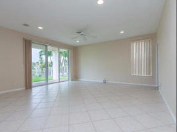 3rd image of 4009 Bahia Isle Cir