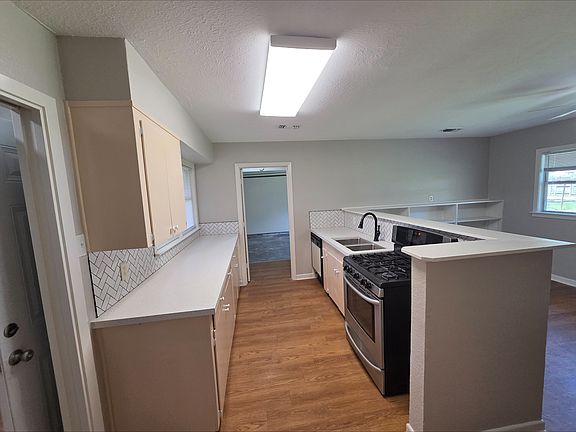 5th image of 2002 14th Ave N
