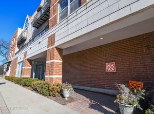 1800 Dewes St UNIT 207, Glenview, IL 60025