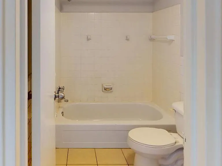 780 Ouellette Ave — Photo 8