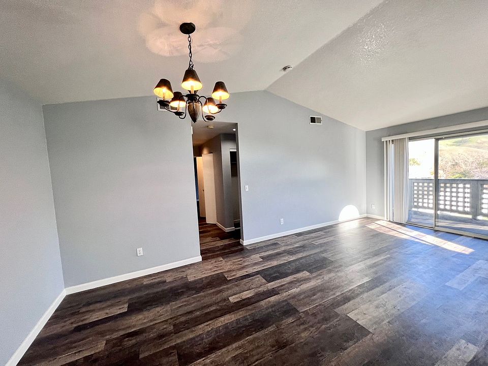 1st image of 290 Sorrento Ct
