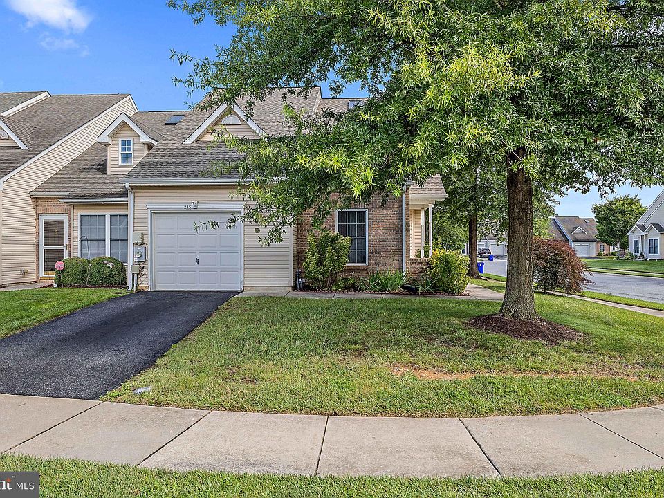 1st image of 235 Gladstone Way