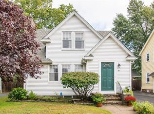 99 Washburn Ave, Rumford, RI 02916