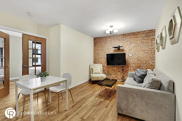 Rented by Cooper & Cooper Real Estate | media 9