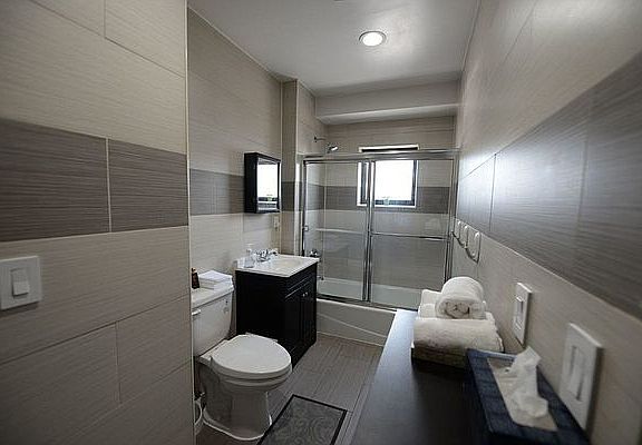 5th image of 203 E 121st St APT 703