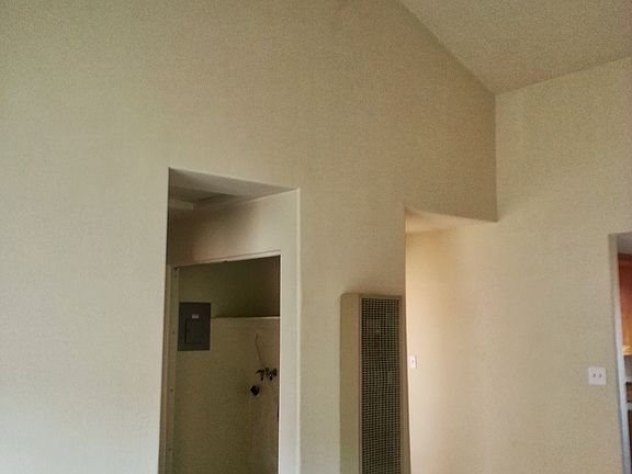 4th image of 16520 Brighton Ave APT 2