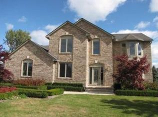 1678 Picadilly Dr, Troy, MI