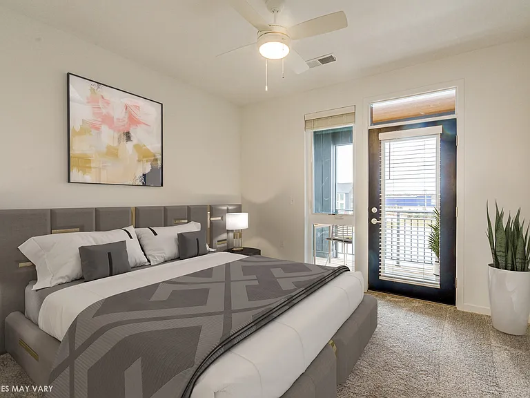 Uptown Square Apartments — Photo 19