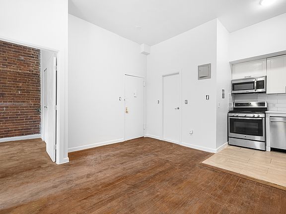 4th image of 309 W 29th St APT 2F