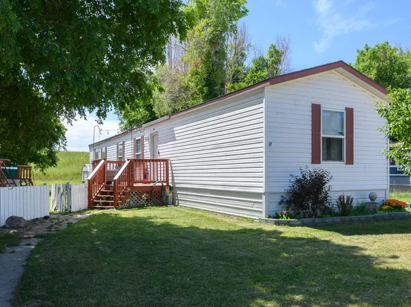 185 S Prairie Ln, Mandan, ND 58554