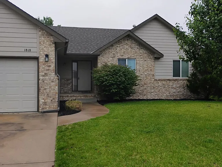 1818 N Nickelton Ct — Photo 33