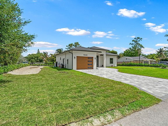 4th image of 15449 Los Angeles Drive