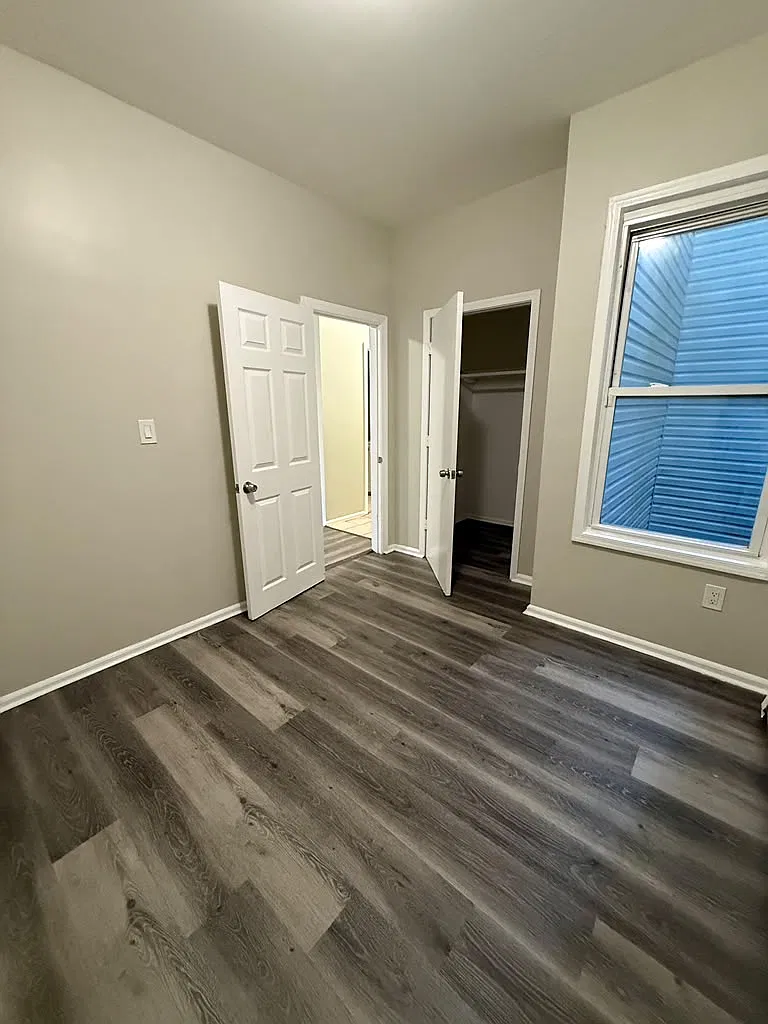 3 bed, $2,100 — Photo 3