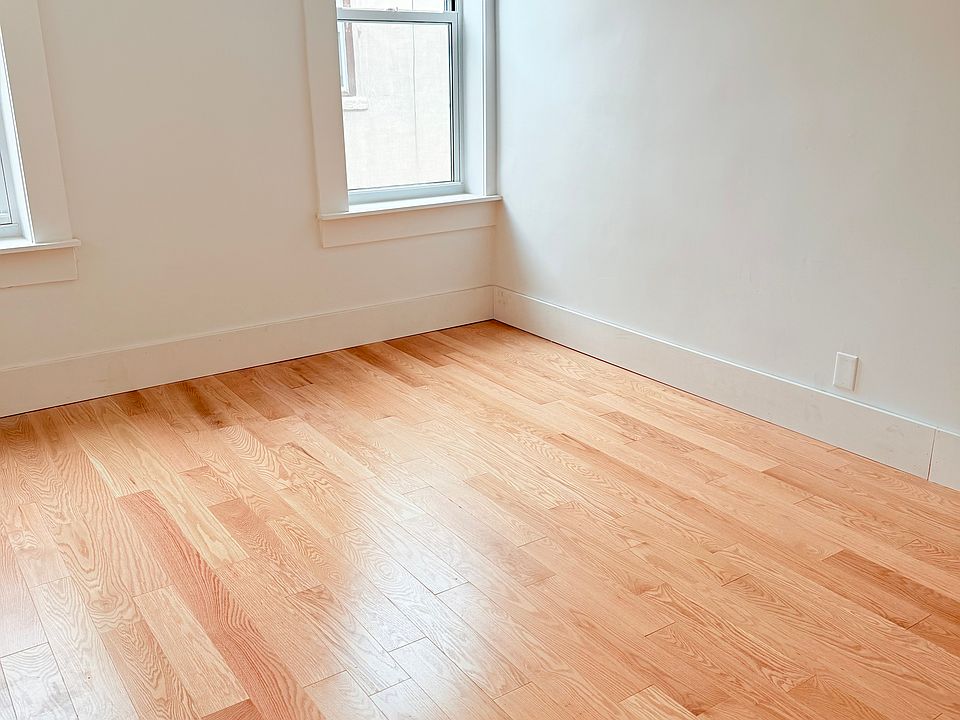 2nd image of 135 Sheridan Ave #2
