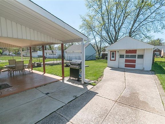 3rd image of 6868 Commonwealth Blvd