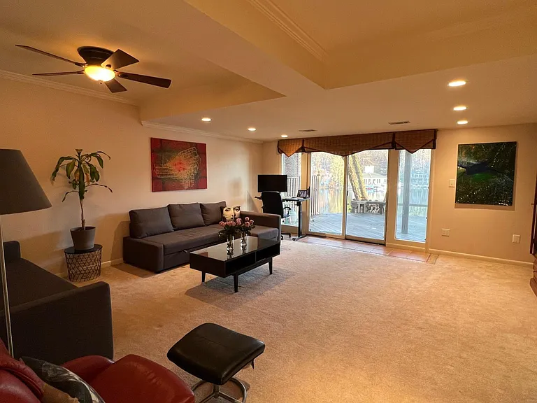 Basement: two pull-out couches