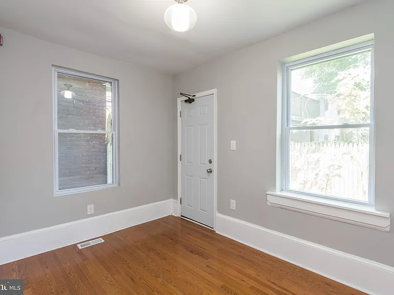 721 S 19th St #1R — Photo 5