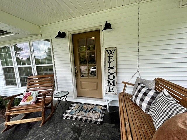 2nd image of 642 Pierce Hollow Rd