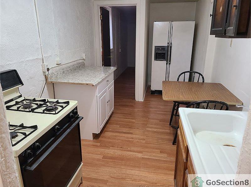 2nd image of 305 Bowman Ave #6