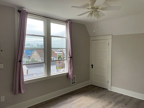 3rd image of 2524 Virginia Ave #B