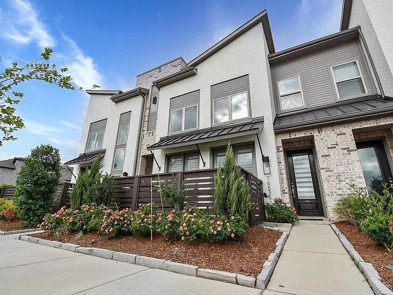 16635 Bristol Steel Ln — Photo 3