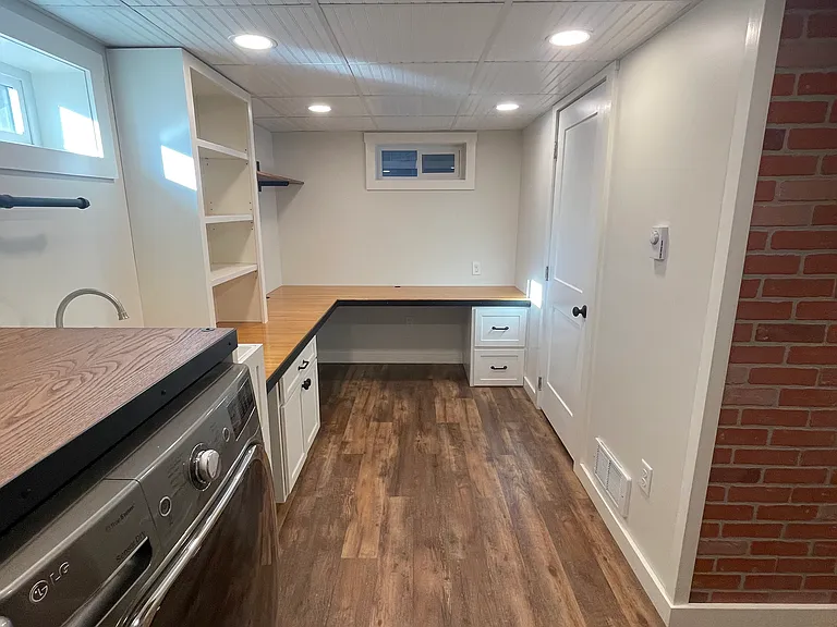1634 E Glass Ave — Photo 9