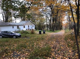 2717 Locust Ridge Rd, Pocono Lake, PA 18347