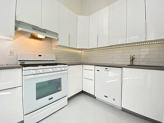 Rented by Owen C Wright, LREB | media 25