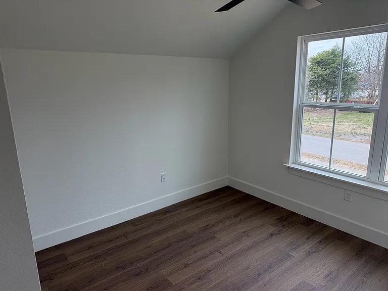 408 2nd Ave SW — Photo 6